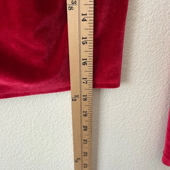 Hollister Red Velvet Long Sleeve Sweatheart Crop Top Vampy Romantic Sz XS - Picture 6 of 7